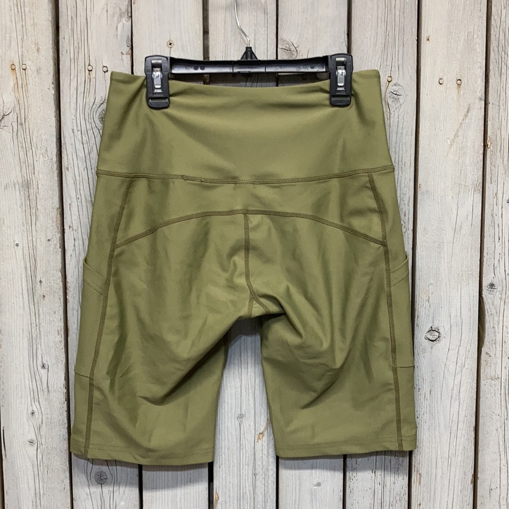 Firm Abs Shorts - Picture 5 of 10